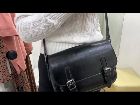 ❤️ Almenn sjálfsfróun ungrar tíkar FeralBerry með dildó í mátunarklefa Slúður á is.mailkassa.ru ❌️